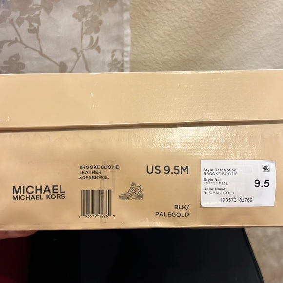 Brooke Bootie Leather from Michael Kors - Picture 6 of 6